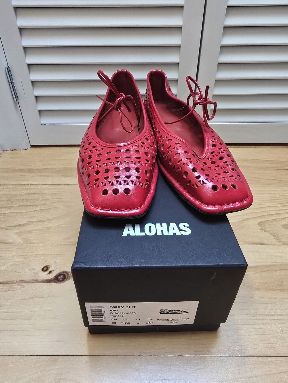 ALOHAS Red Perforated Lace-Up Flats